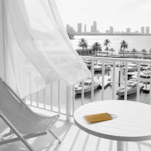 Staying Near Miamarina at Bayside: How the Marina Location Shapes Your Miami Hotel Experience